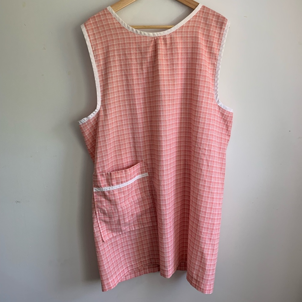 Vintage apron top - retro mad men pink plaid front pocket washing up apron